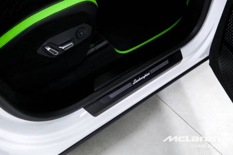 2023 Lamborghini Urus Performante