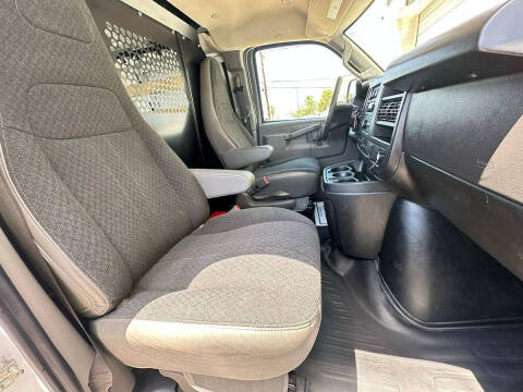 2023 GMC Savana 2500