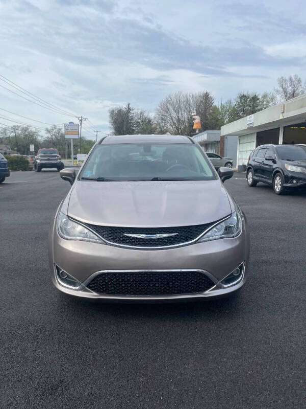 2017 Chrysler Pacifica Touring-L