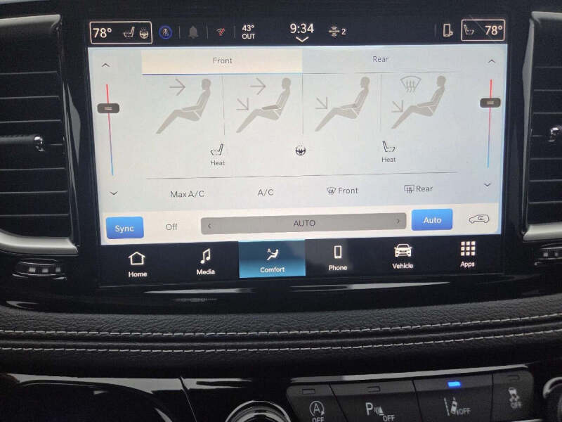 2026 Chrysler Pacifica Select