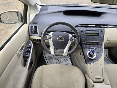 2010 Toyota Prius III