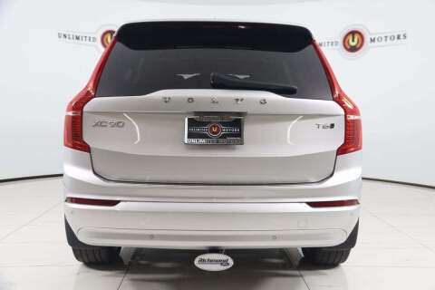 2022 Volvo XC90 T6 Momentum 7-Passenger