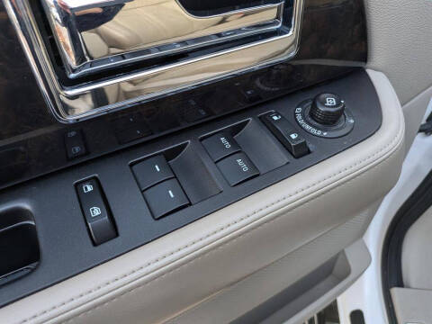 2016 Lincoln Navigator Select