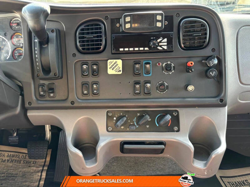2020 Freightliner M2 106