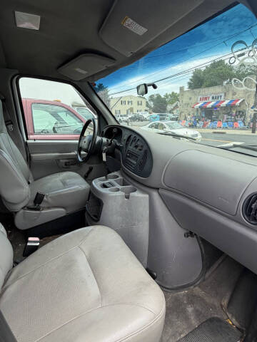 2002 Ford E-Series E-250