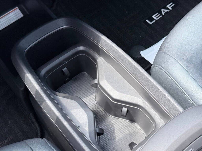 2026 Nissan LEAF Platinum+