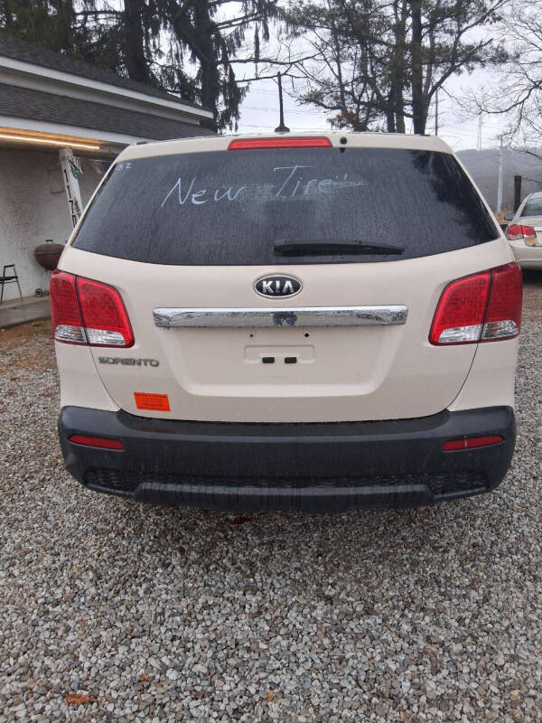 2011 Kia Sorento LX