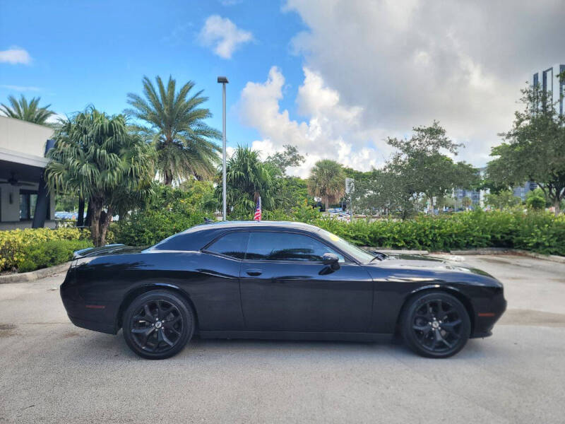 2018 Dodge Challenger SXT Plus