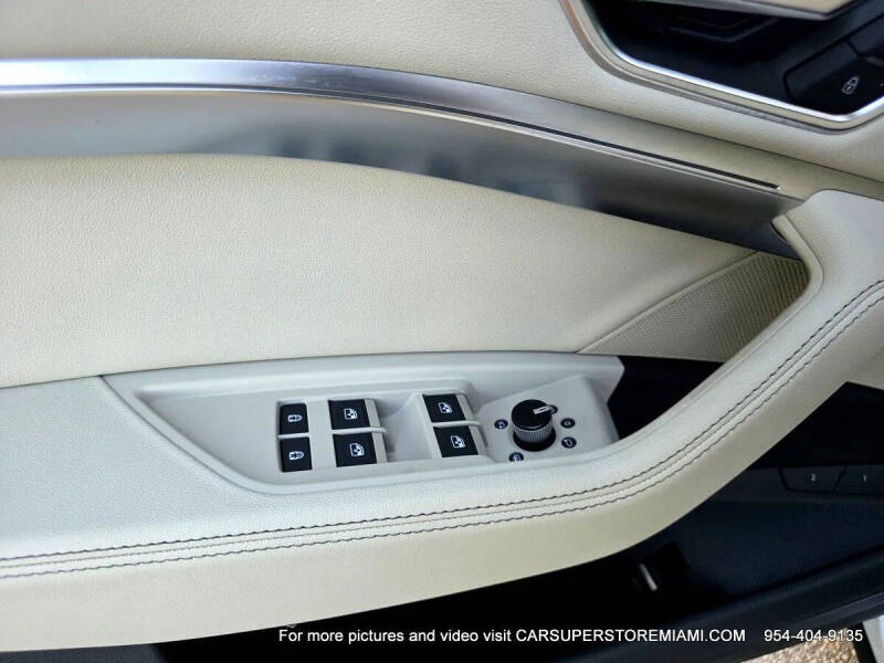 2021 Audi e-tron quattro Premium