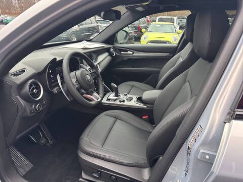 2025 Alfa Romeo Stelvio