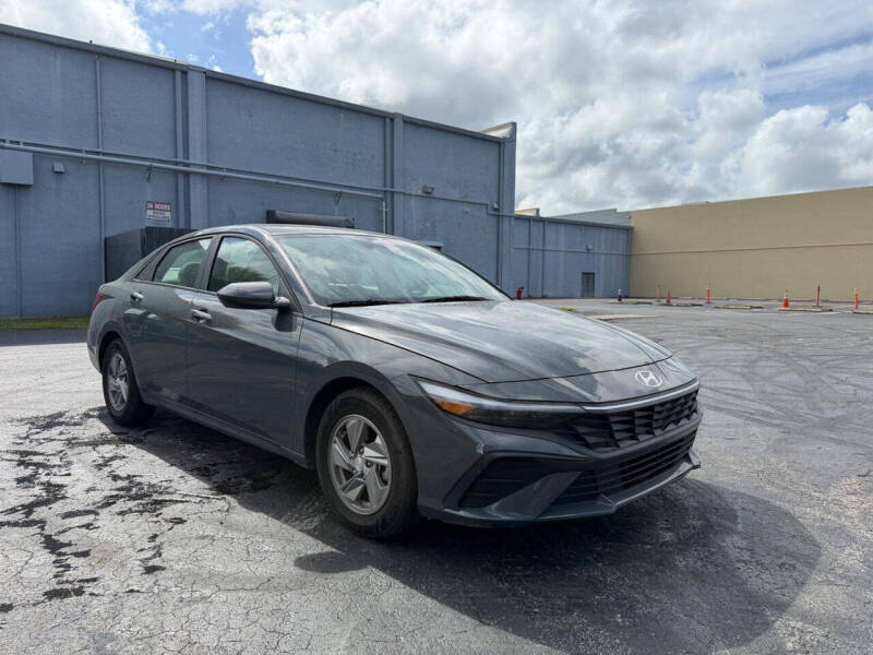2024 Hyundai Elantra SE