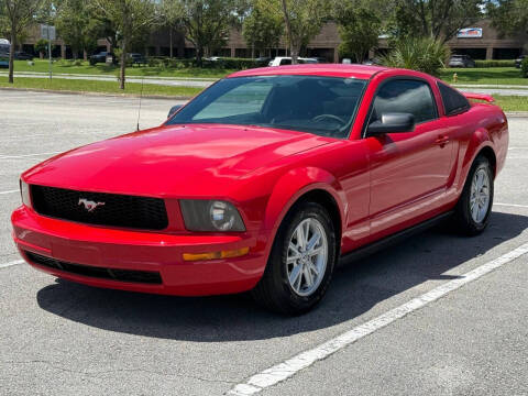 2005 Ford Mustang V6 Deluxe
