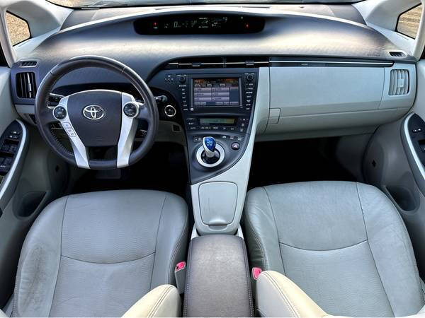 2010 Toyota Prius II