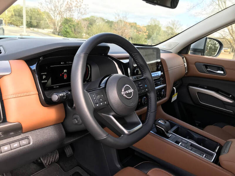 2025 Nissan Pathfinder Platinum