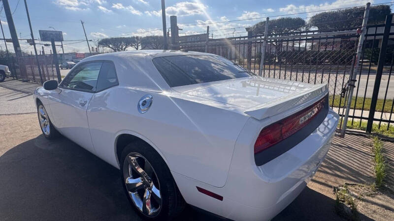 2013 Dodge Challenger SXT