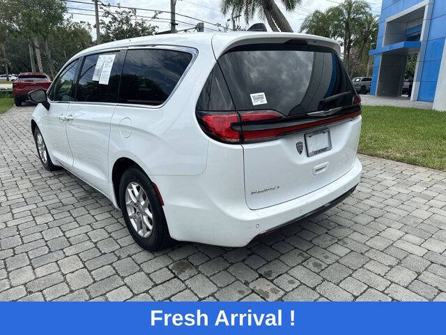 2024 Chrysler Pacifica Touring