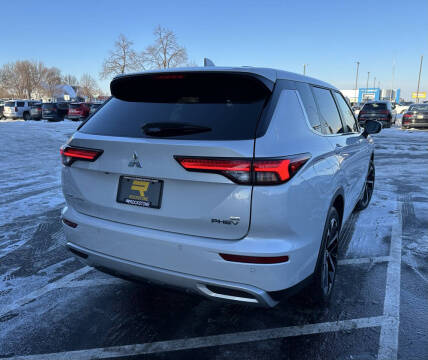 2023 Mitsubishi Outlander PHEV SE