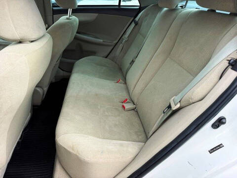 2011 Toyota Corolla LE