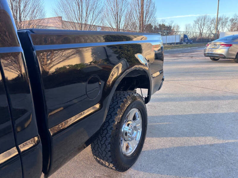 2005 Ford F-250 Super Duty Lariat photo 22