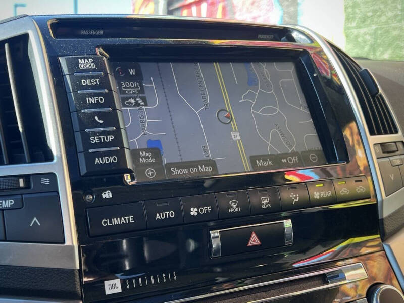 2013 Toyota Land Cruiser