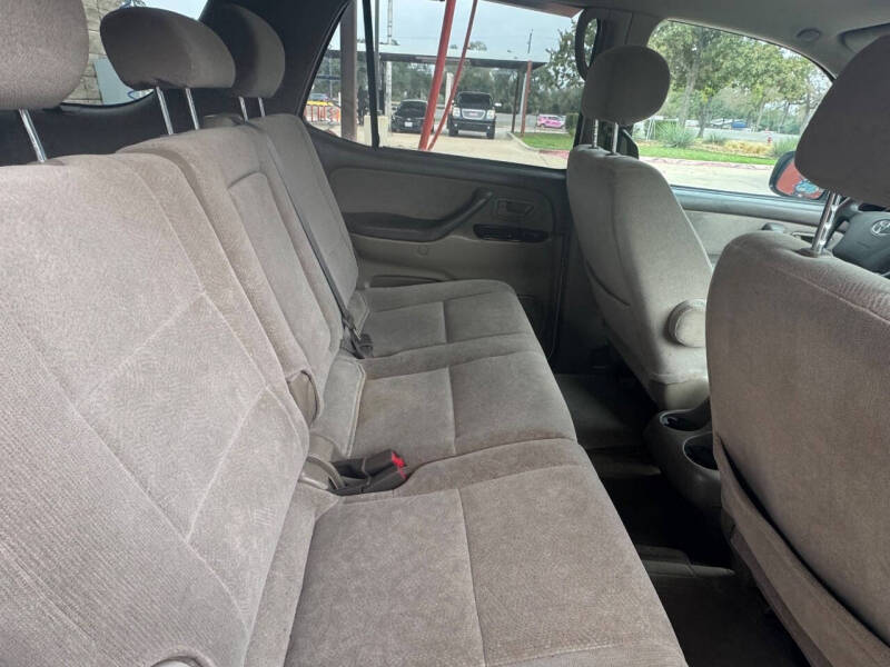 2003 Toyota Sequoia SR5