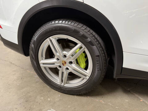 2016 Porsche Cayenne S E-Hybrid