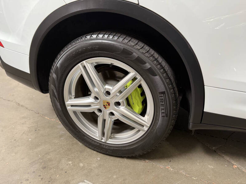 2016 Porsche Cayenne S E-Hybrid