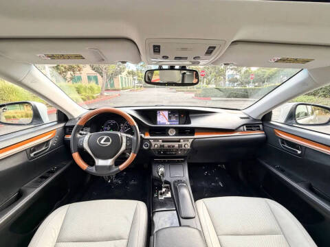 2013 Lexus ES 300h