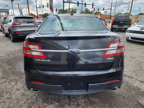 2015 Ford Taurus SEL