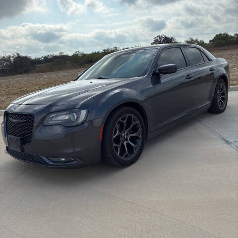 2016 Chrysler 300 S's photo