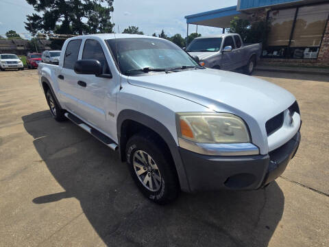 2006 Mitsubishi Raider Duro Cross V8