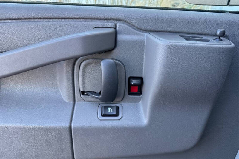 2025 GMC Savana 2500