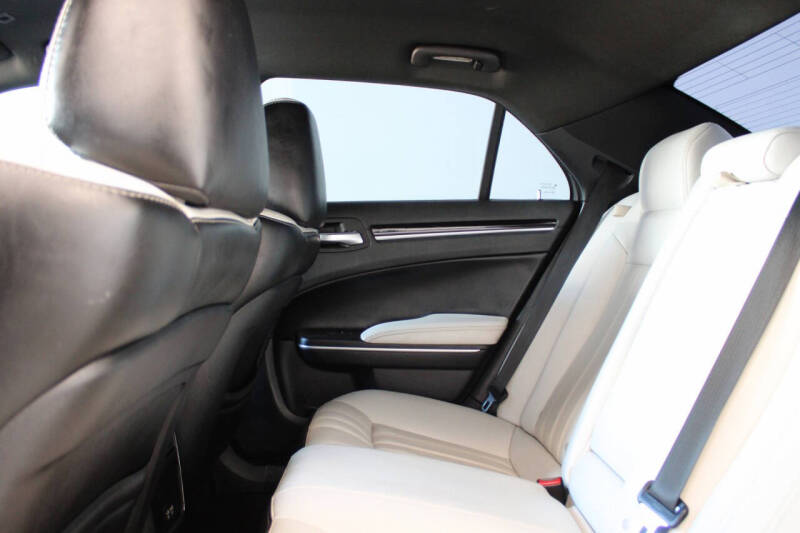 2019 Chrysler 300 S