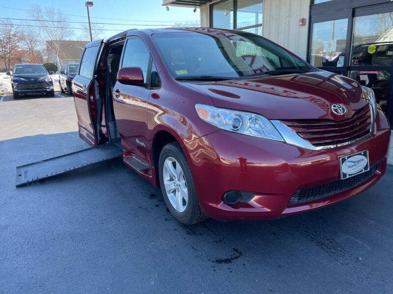 2017 Toyota Sienna LE 8-Passenger