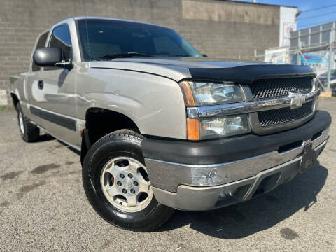 2003 Chevrolet Silverado 1500 for sale at Illinois Auto Sales in Paterson NJ
