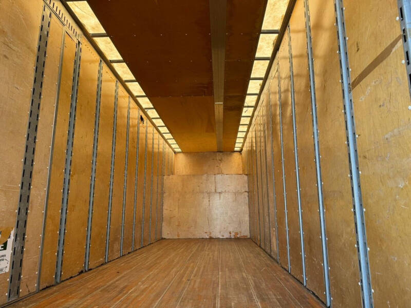 2017 Freightliner M2 106