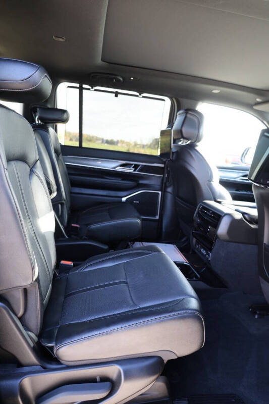 2022 Jeep Wagoneer Series III Carbide