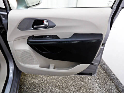 2017 Chrysler Pacifica Hybrid Touring Plus