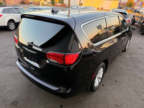 2017 Chrysler Pacifica Touring