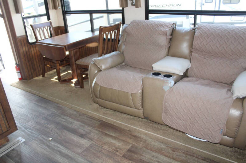 2016 Forest River Cardinal 325RL