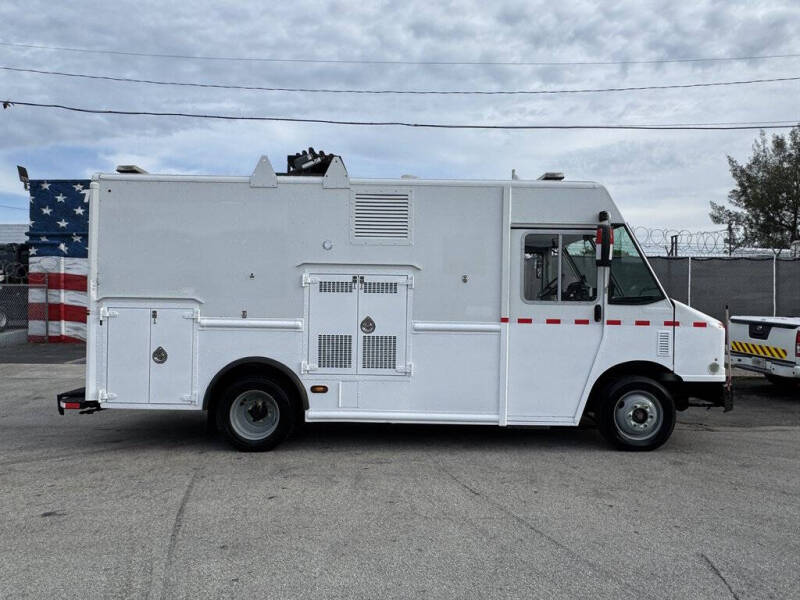 2016 Freightliner MT45 Chassis