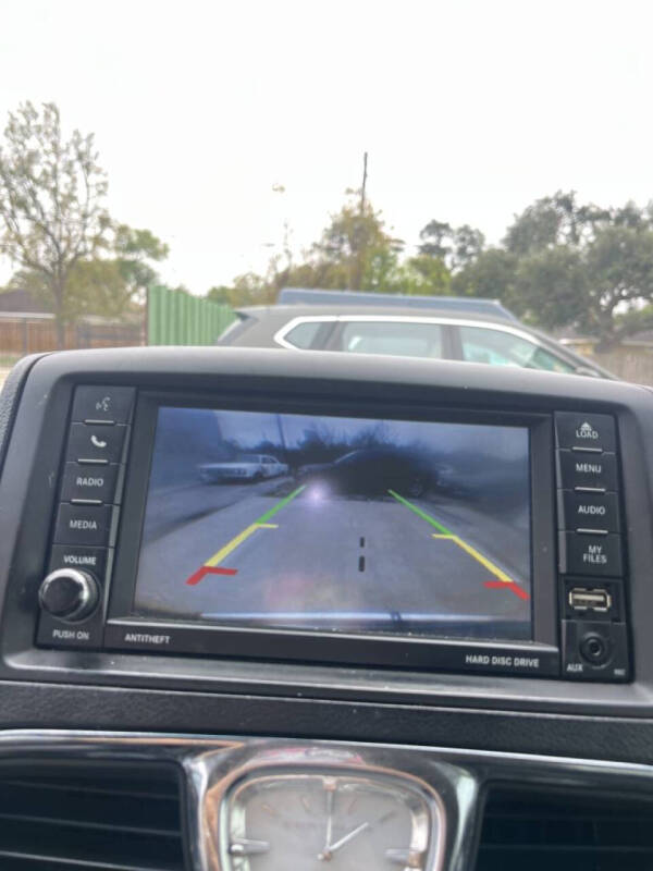 2013 Chrysler Town and Country Touring