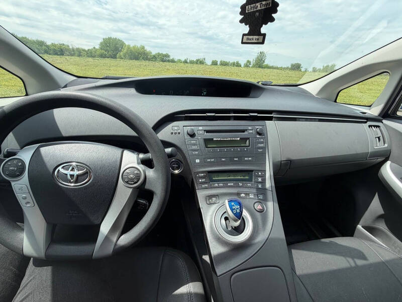 2010 Toyota Prius III