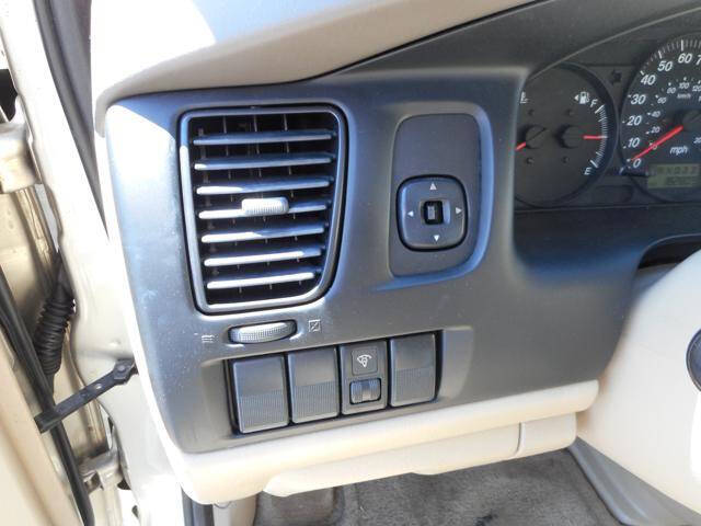2003 Mazda MPV
