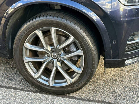 2017 Volvo XC90 T6 Momentum