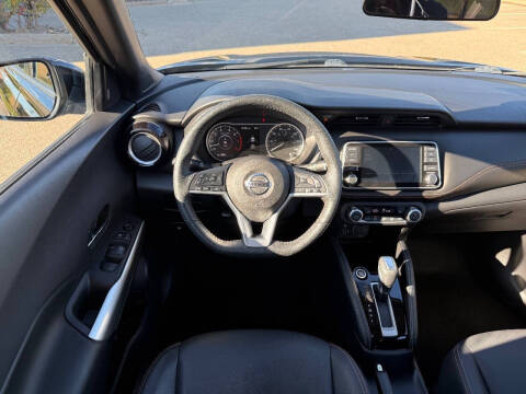 2020 Nissan Kicks SR