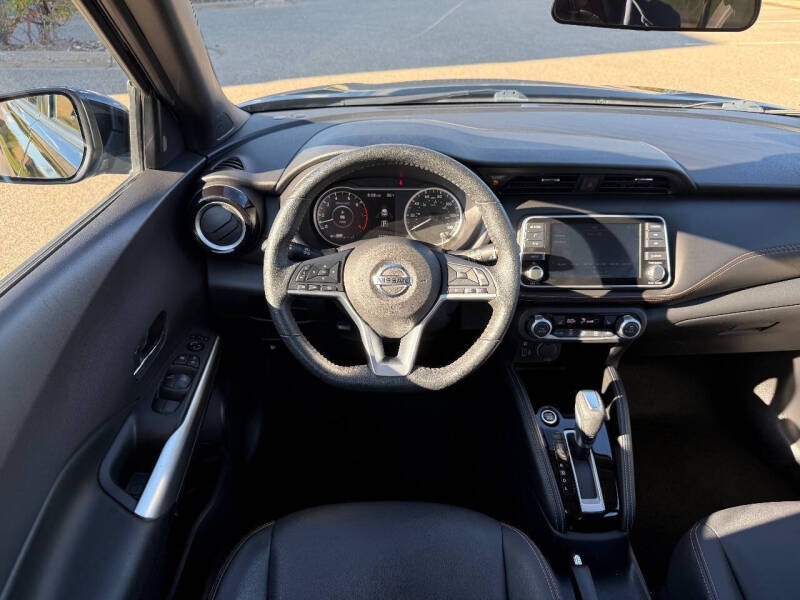 2020 Nissan Kicks SR