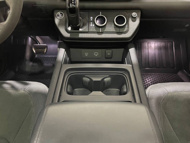 2022 Land Rover Defender 110 V8