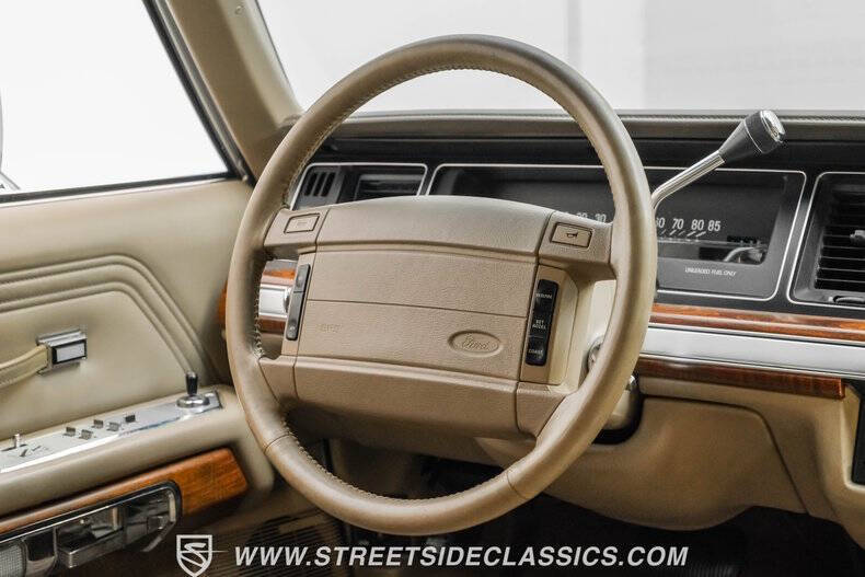1990 Ford LTD Crown Victoria