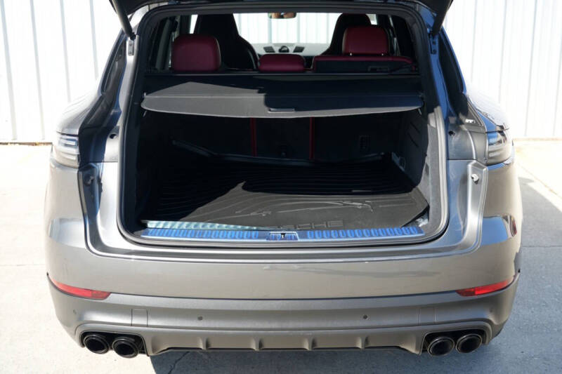 2023 Porsche Cayenne